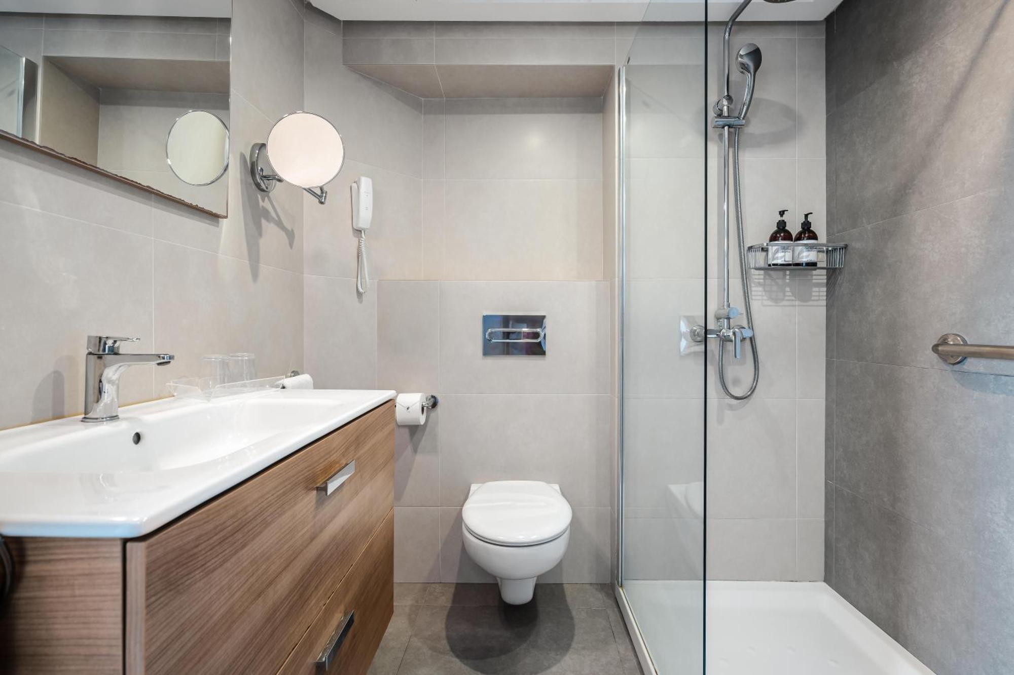 Camera Matrimoniale/Doppia con Letti Singoli con Vista Mare